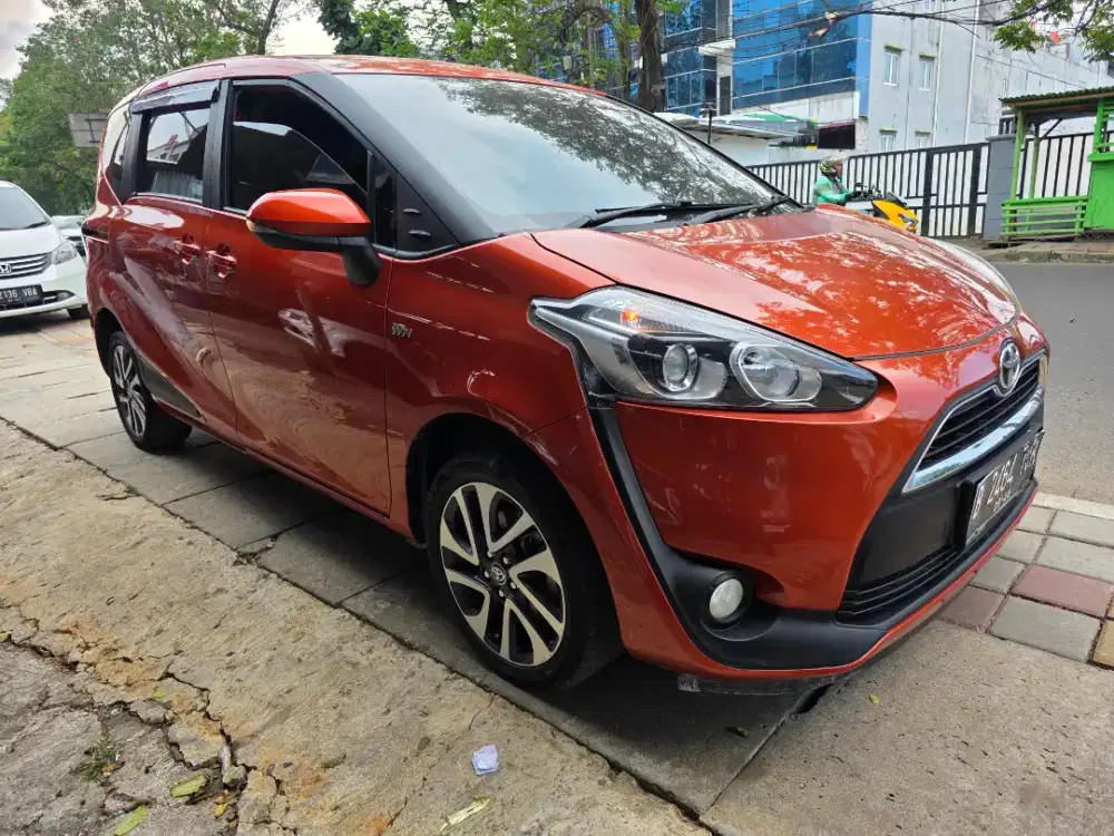 SIENTA V AT MATIC 2016