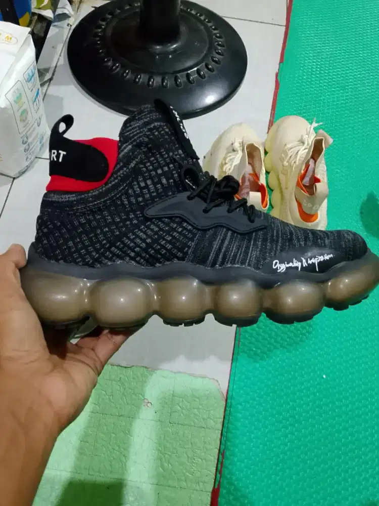 Sepatu baru stock lama size 41 42 43 sepatu olah raga