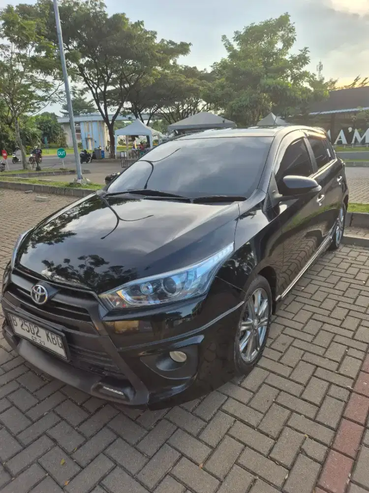 Yaris TRD M/T  2014  Hitam Istimewa