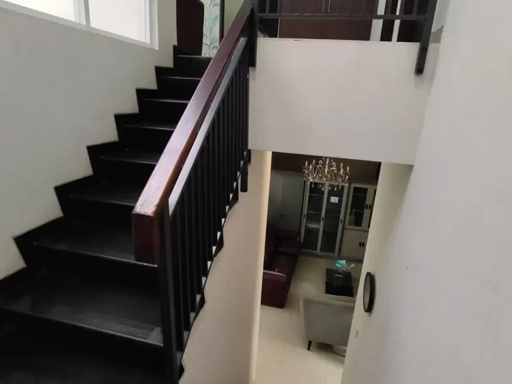 DIJUAL RUMAH FURNISH  DI SAYAP SETRADUTA BANDUNG, UNIV MARNAT, TOL PASTEUR,