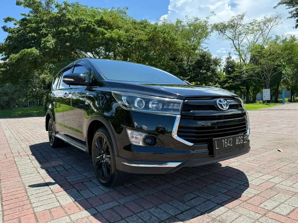 TOYOTA INNOVA VENTURER 2.0 BENSIN MATIC 2017