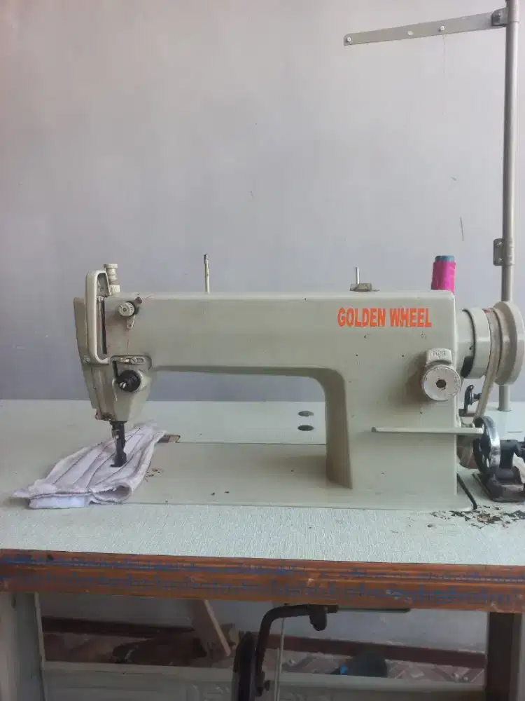 Mesin jahit jarum 1