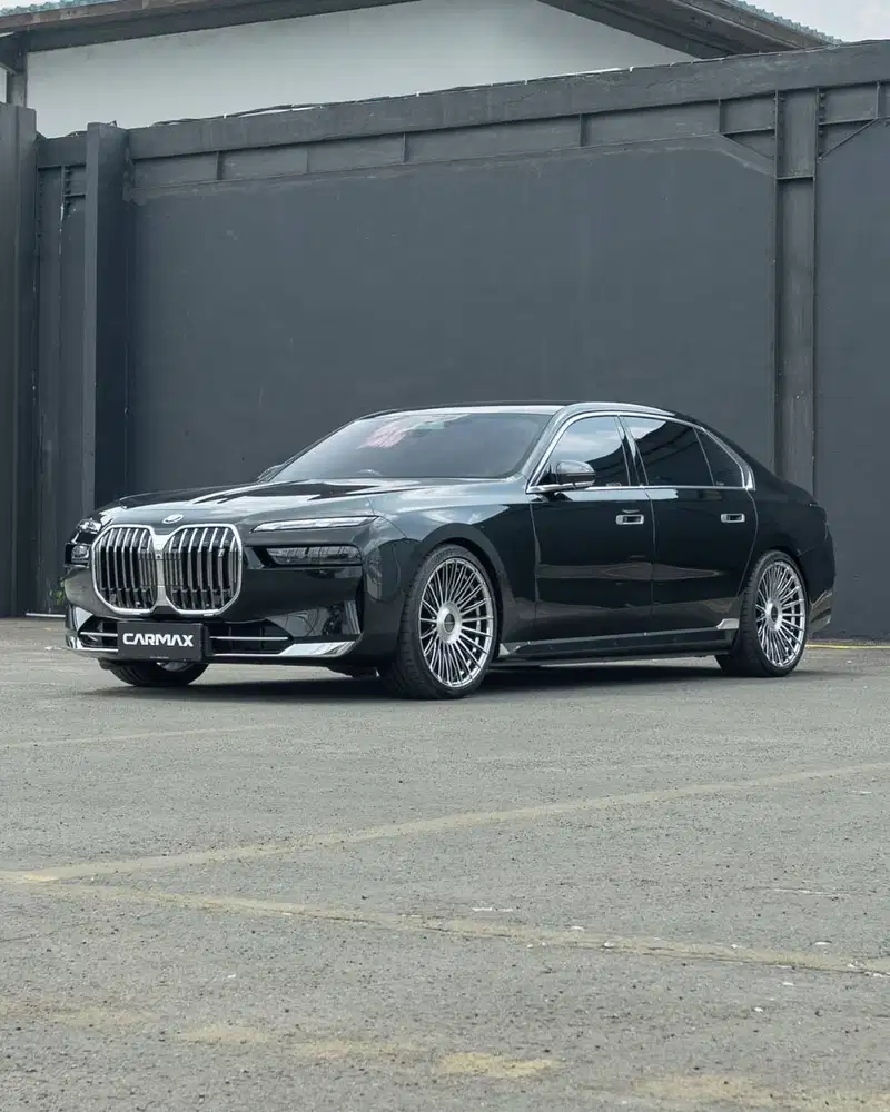 BMW i7 xdrive60 Granlusso 2023/2024/2025/KM Low/Istimewa/DP Low