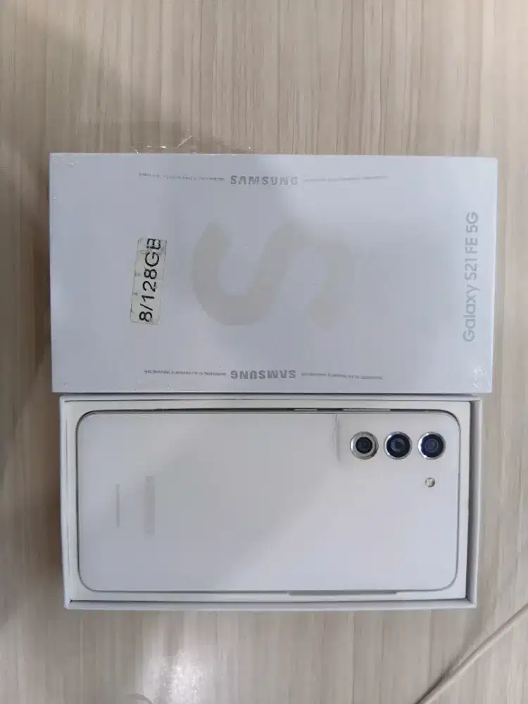 SAMSUNG s21 FE 8/128 minus green line selebihnya mulus