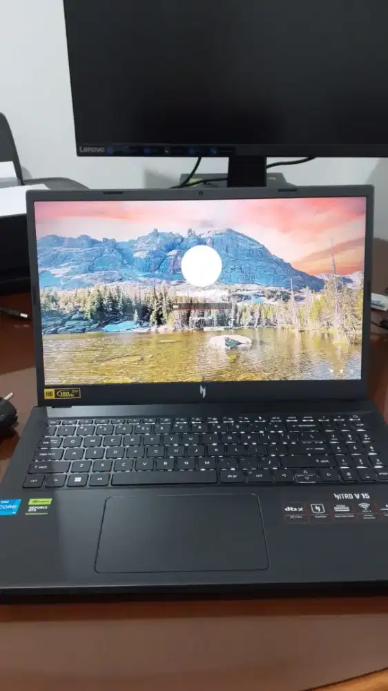 Laptop Acer Nitro V15  2050 ram 16gb ssd 500gb 180 hz