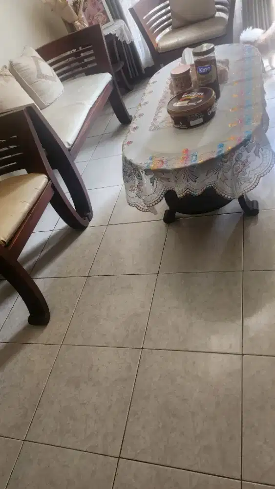 Jual murah 1 set meja& kursi kayu jati & 1 set kursi rotan