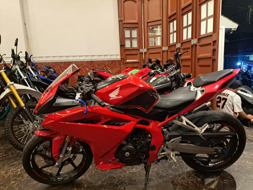 DIJUAL CEPAT MOTOR SENDIRI CBR 250 / 2019 PAJAK HIDUP MESIN ADEM HALUS