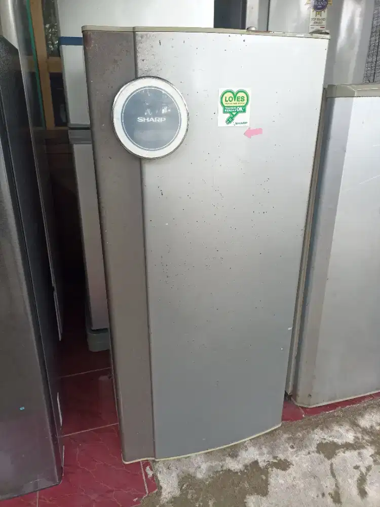 kulkas Sharp normal dingin beku