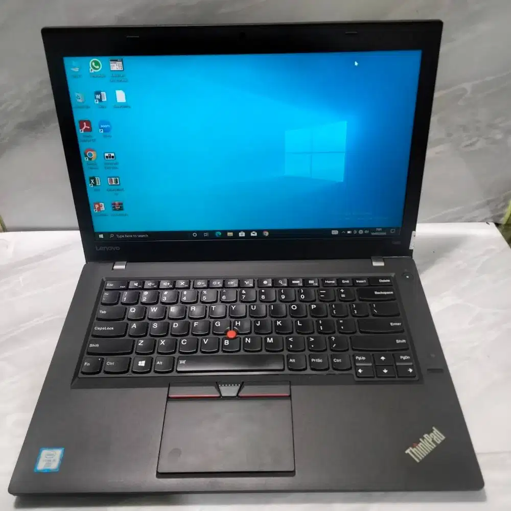 Lenovo Thinkpad T460 core i5 gen 6 RAM 8 GB  SSD 256 GB ( mulus )