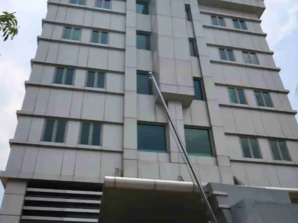 TURUN HARGA!!
FOR SALE
GEDUNG SIAP HUNI
DI MAMPANG PRAPATAN JAKARTA SELATAN
Lt. 1.886m²
Lb. 6.915m²
5 + 1 lantai
2 unit lift
Cctv
Split duct AC system
2 genset ( 500kva & 100kva )
Parkir 50 mobil & 105 motor

Harga Rp. 180M  > 140M