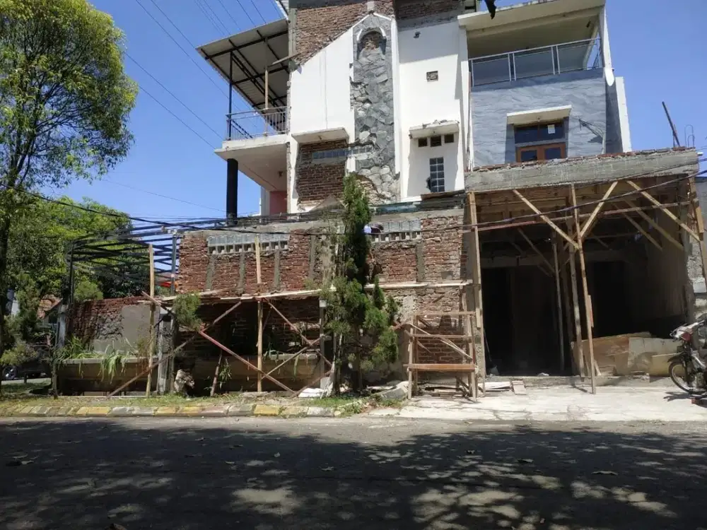 Rumah Baru Batununggal: Finishing Bisa Request Warna Cat! Hook Selatan-Timur, Mewah & Strategis.