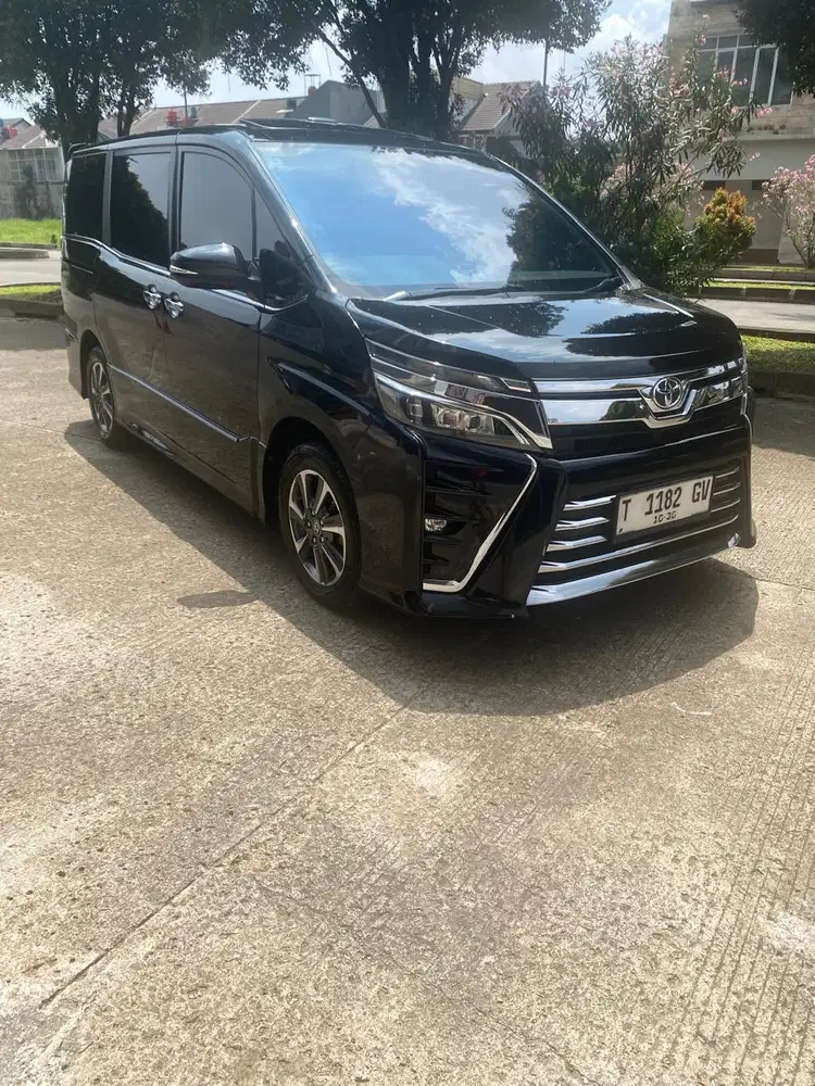 Toyota Voxy 2020 Bensin