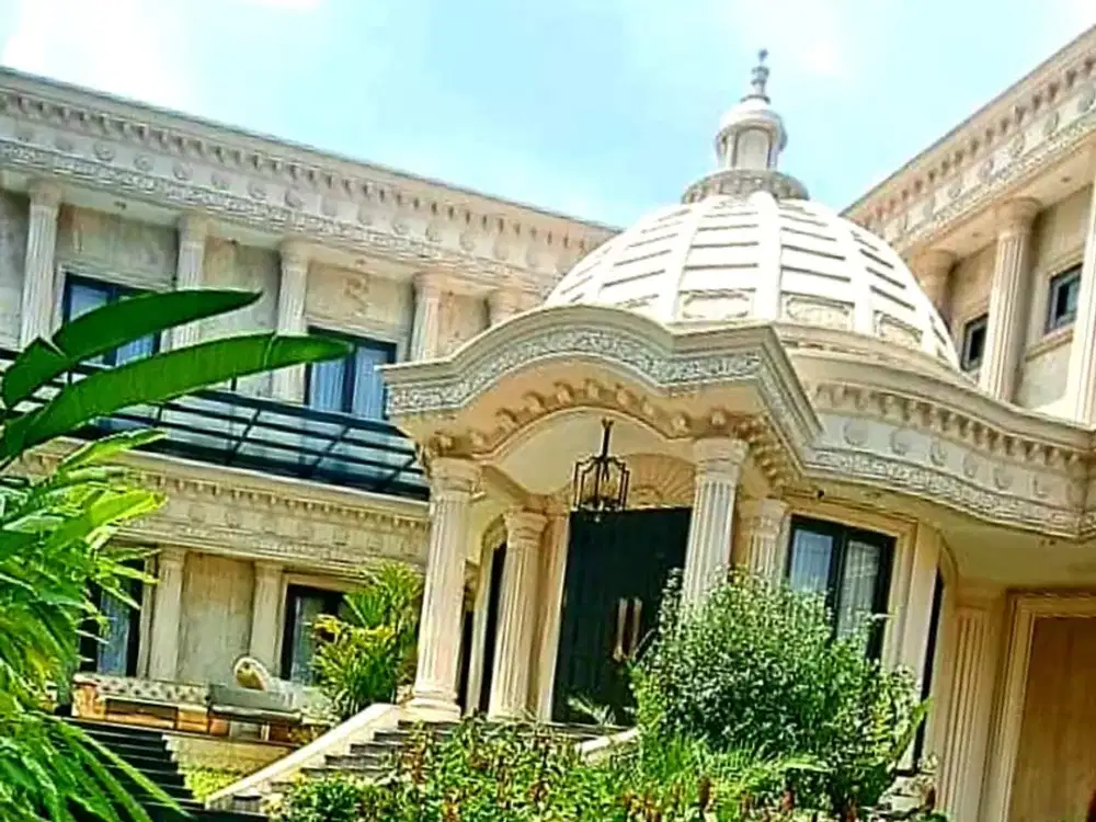 Rumah Megah dan Mewah dengan Swimming Pool di Cinere, (masuk wilayah Ciputat Tangsel)
