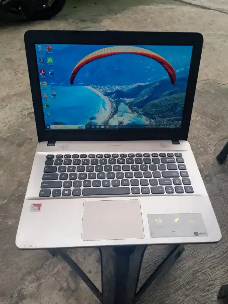 Laptop Asus x441b Ram 4GB DDR4, SSD 128GB, Bergaransi, siap pakai