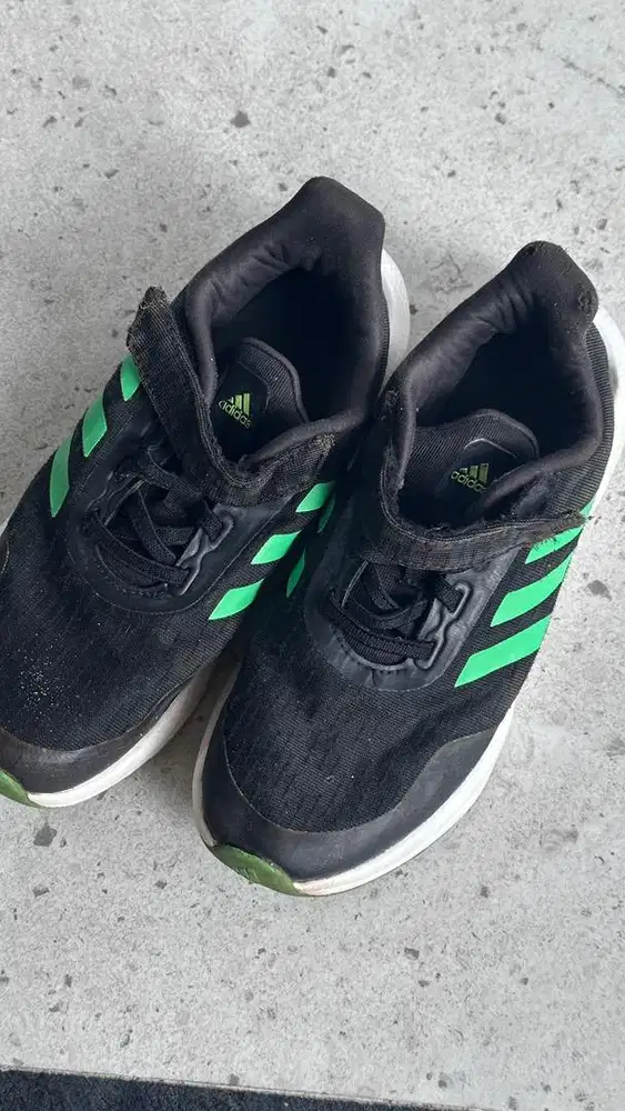 sepatu adidas anak original