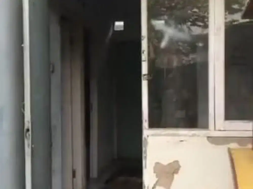 dijual rumah tua hitung tanah komplek Btn pondok cituis indah