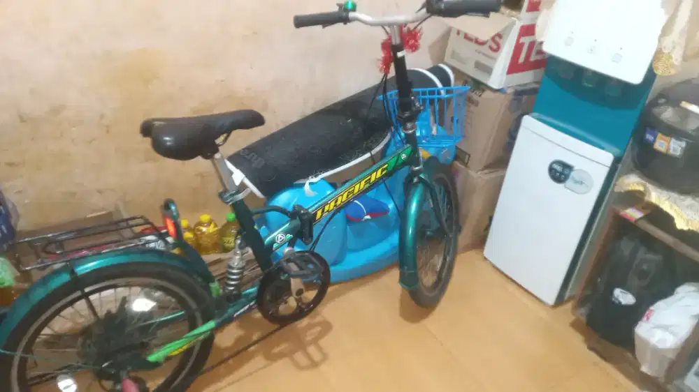 Sepeda anak sesuai di foto