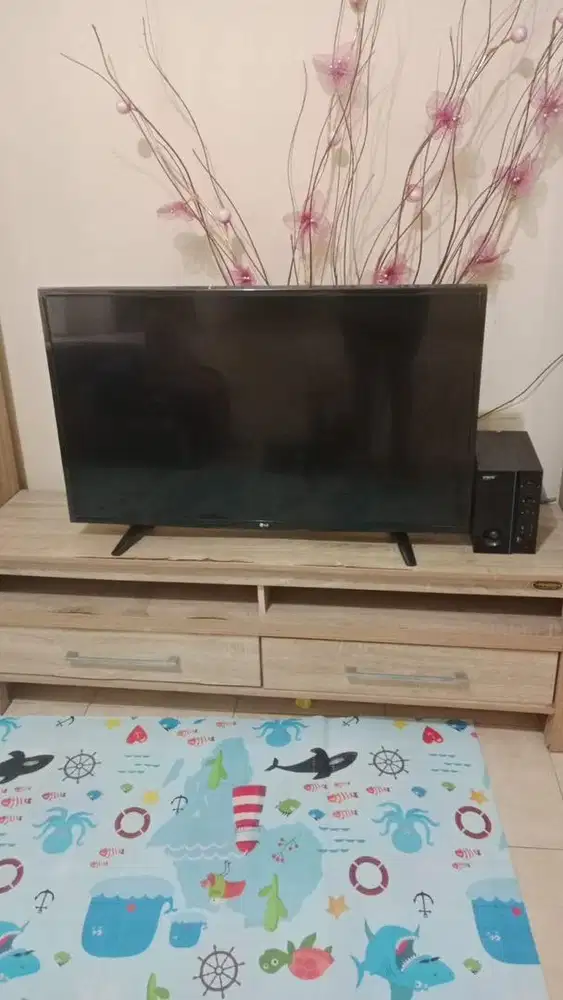 Televisi 43 inch LG kondisi bekas