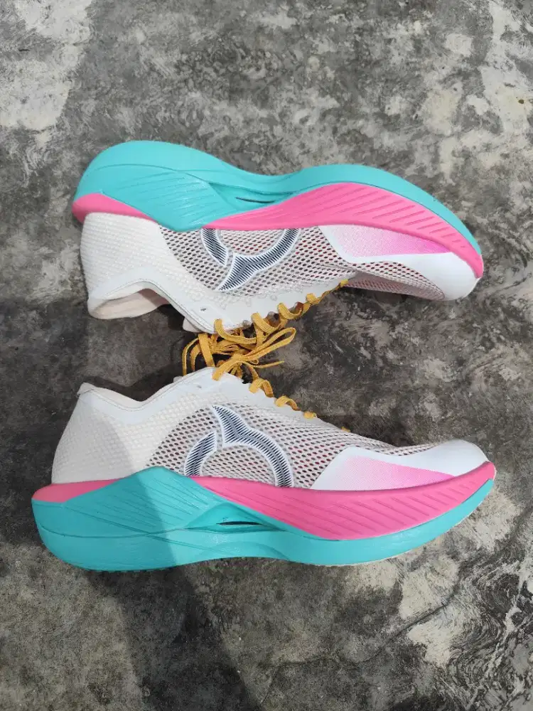 Ortuseight Solar White/Ultra 1.1 Uk. 42 (27 cm)