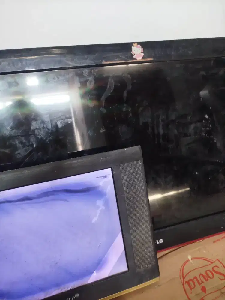 TV LED 32 dan 15 inch,ada suara tidak ada gambar