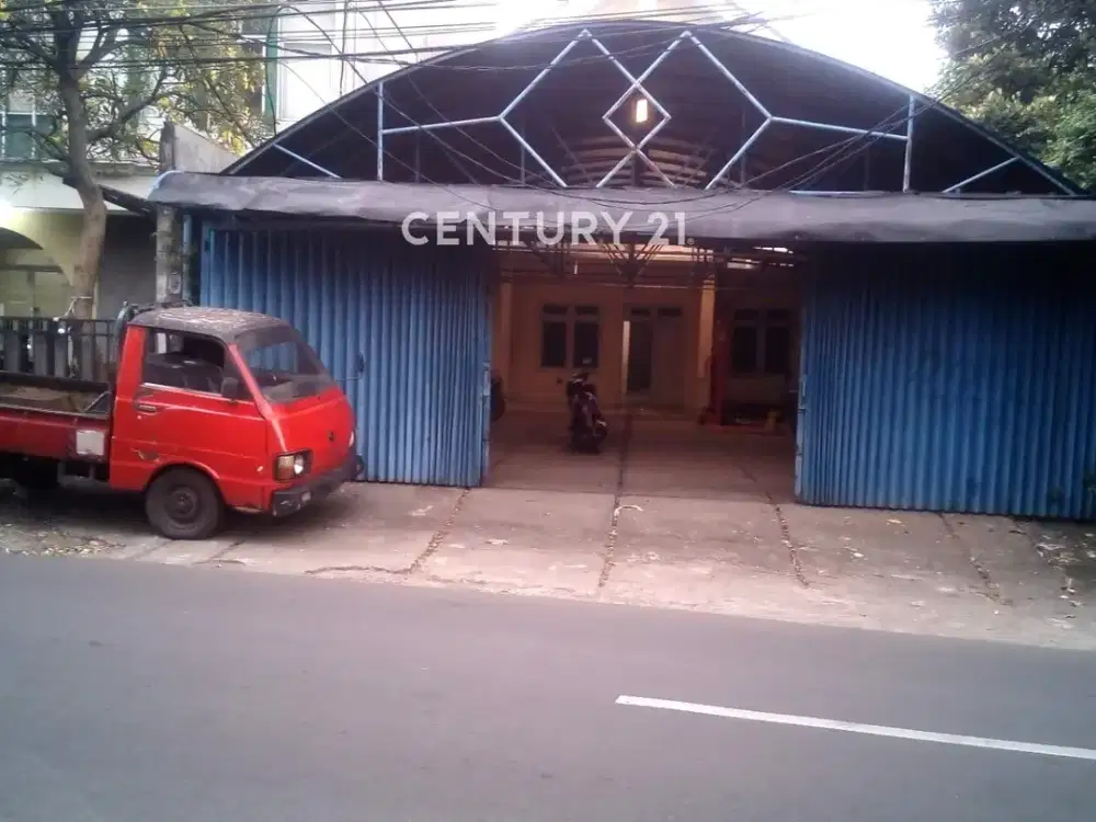 Disewakan Rumah Usaha Pinggir Jalan Strategis Di JakSel 9169