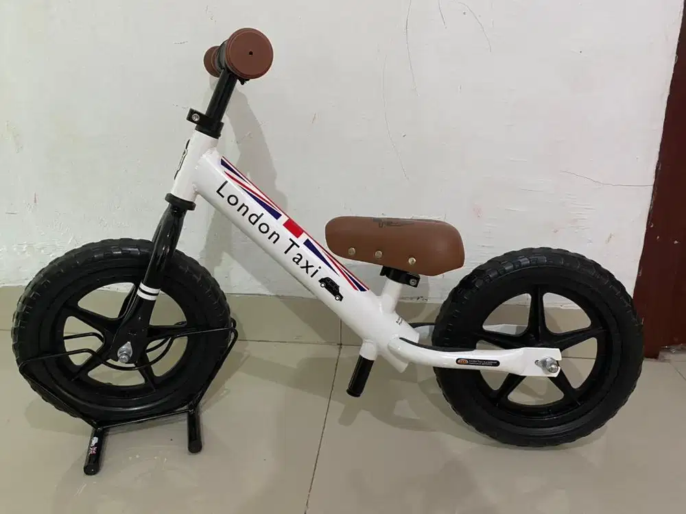 Sepeda Balance London 99% like new