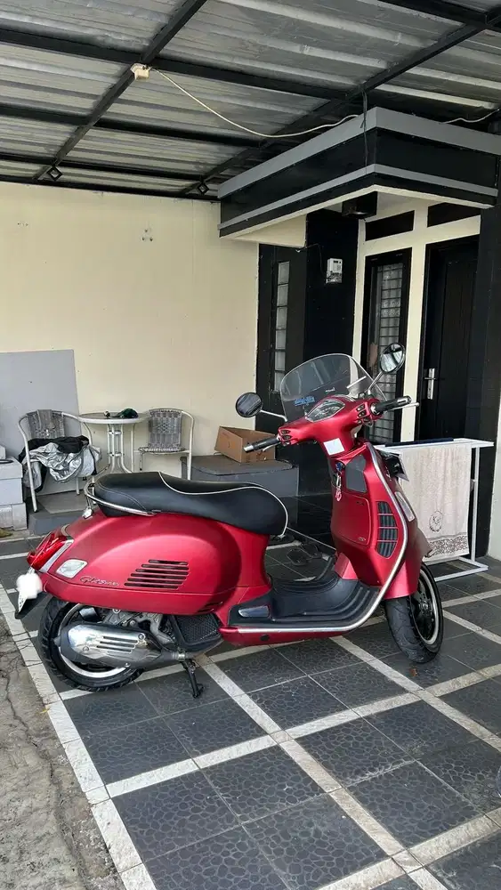 Vespa GTS 150 Merah 2019