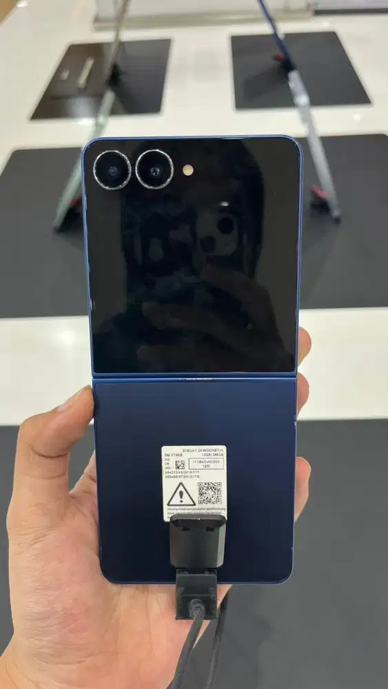 SAMSUNG GALAXY Z FLIP 7