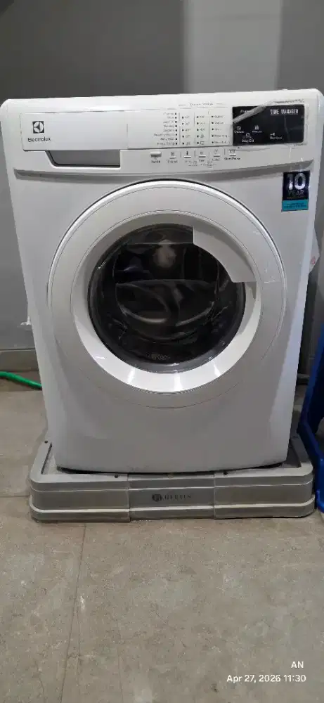 Jual mesin cuci electrolux bukaan depan bekas