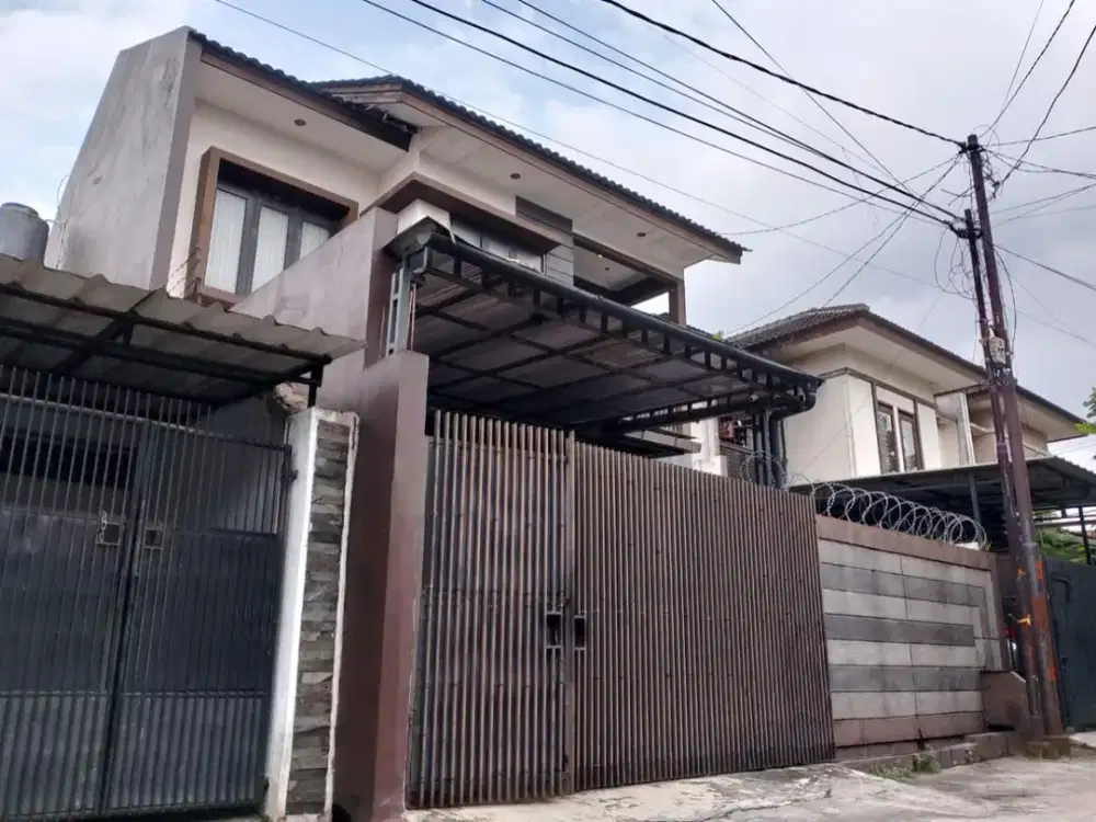 Rumah Nyaman Semi Furnished Taman Kopo Indah, Dekat Gerbang Tol