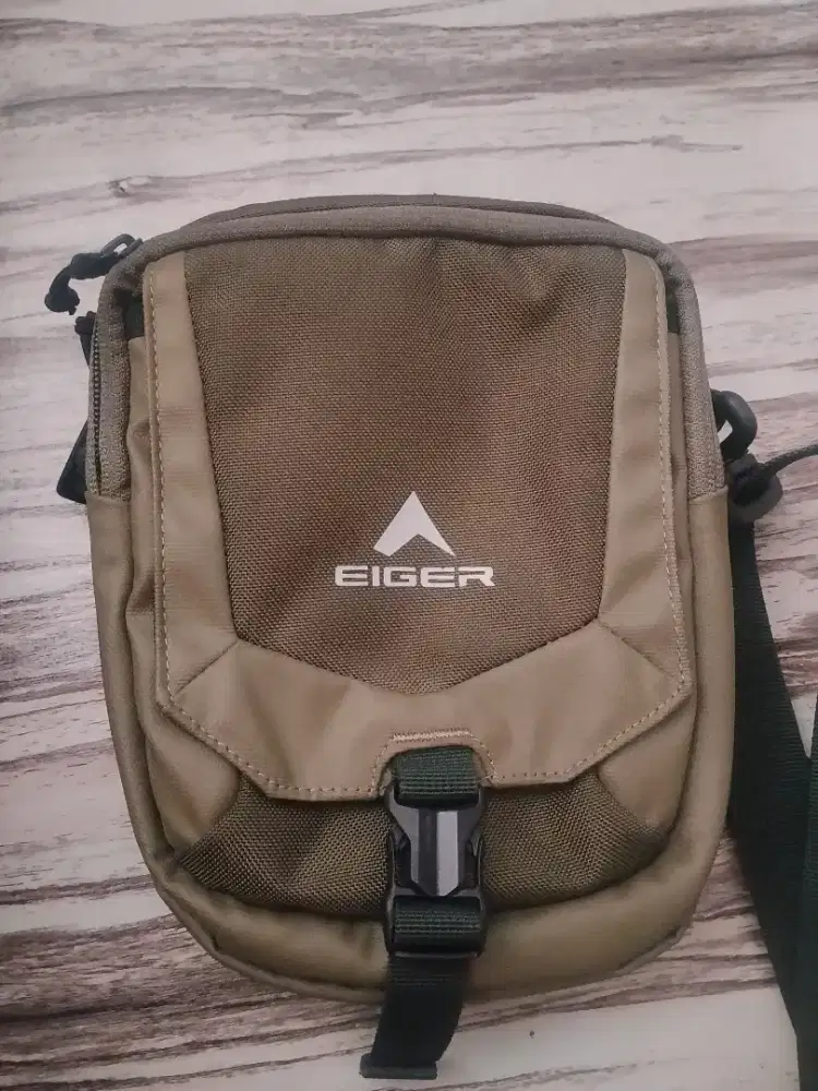 tas salempang eiger