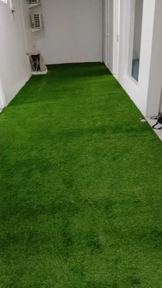 Rumput sintetis swis