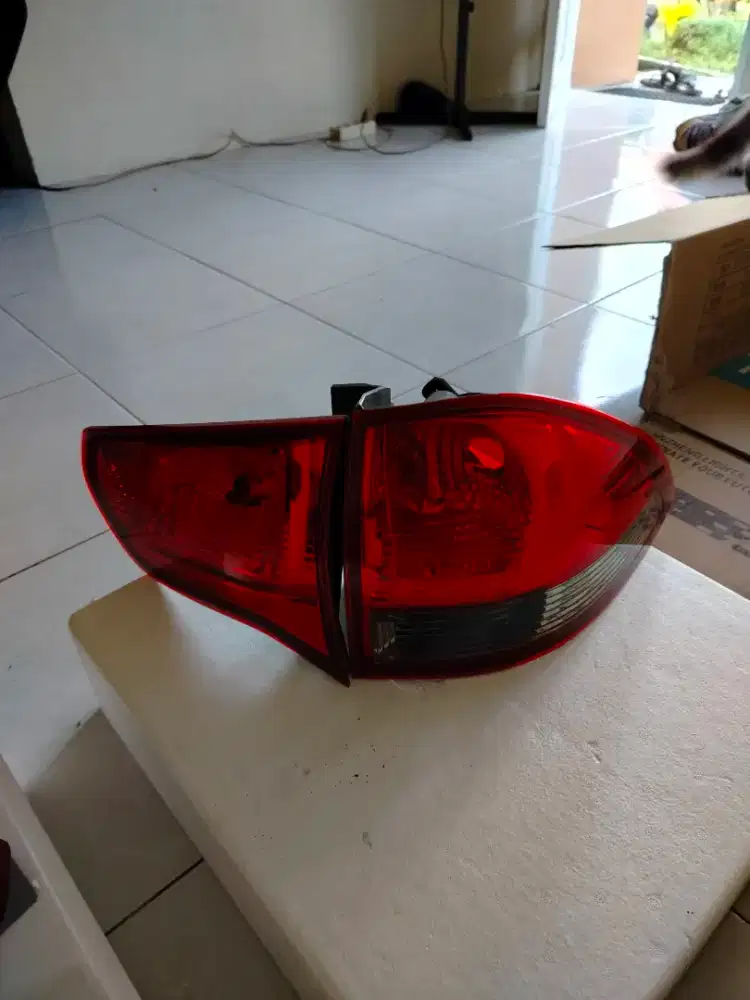 LAMPU BELAKANG HYUNDAI TUCSON 2012