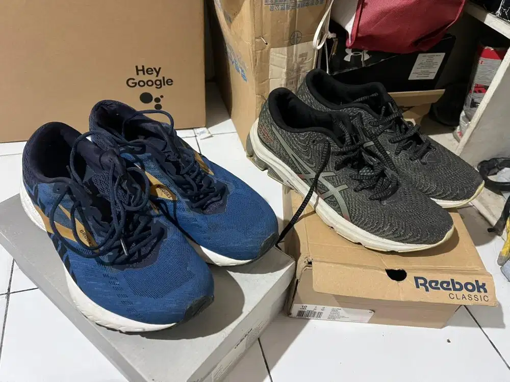 Jual murah sepatu bekas Brooks & Asics