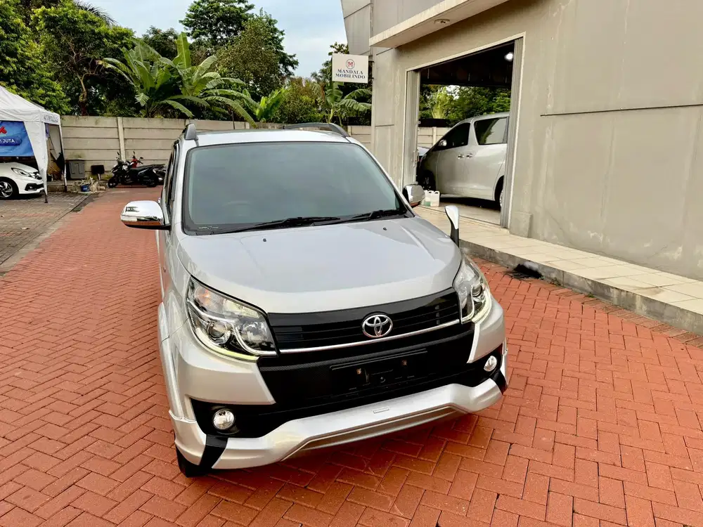 Toyota rush 1.5 S TRD 2017 AT silver metallic