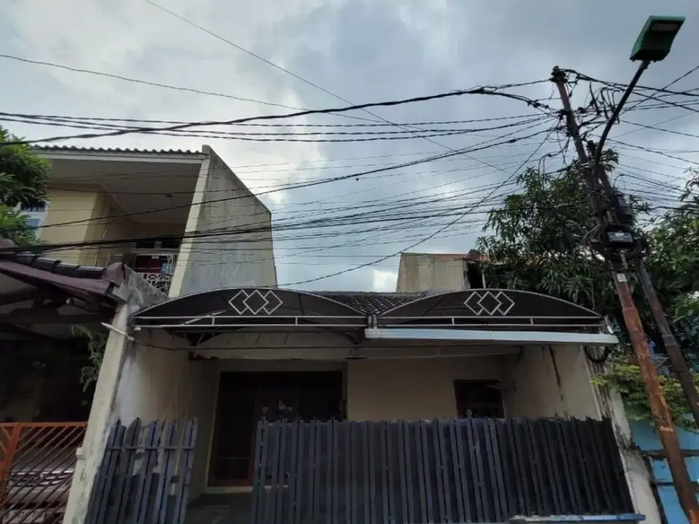 Dijual Rumah Cantik 2 Lantai Strategis di Pondok Bambu, Duren Sawit – Jakarta Timur