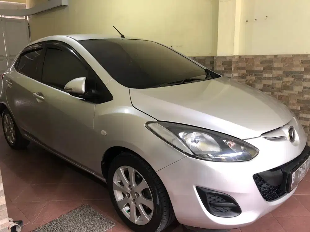 MAZDA 2 (non skyactive) 2012