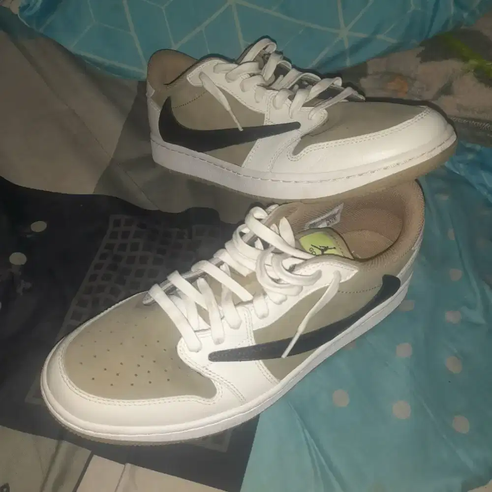 Nike Air Jordan 1 Low Golf Travis Scott 'Neutral Olive'. 
