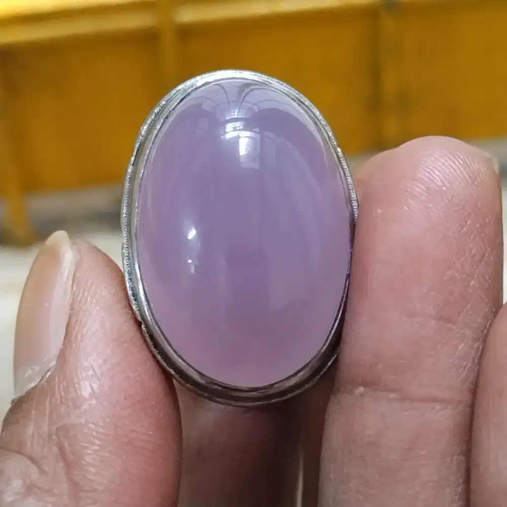 Violet blue obi halmahera kristal