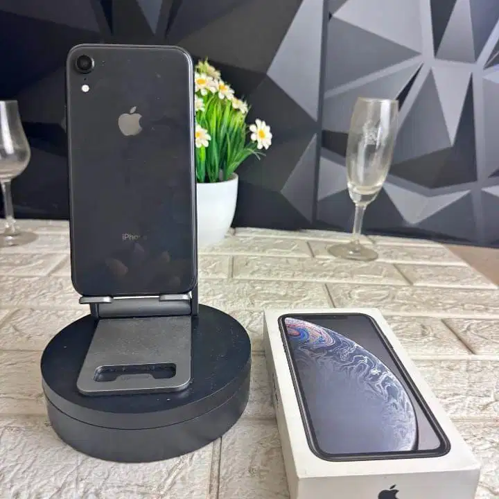 iPhone XR 64GB Garansi Ex iBox Battery Health 100% Baru Ganti