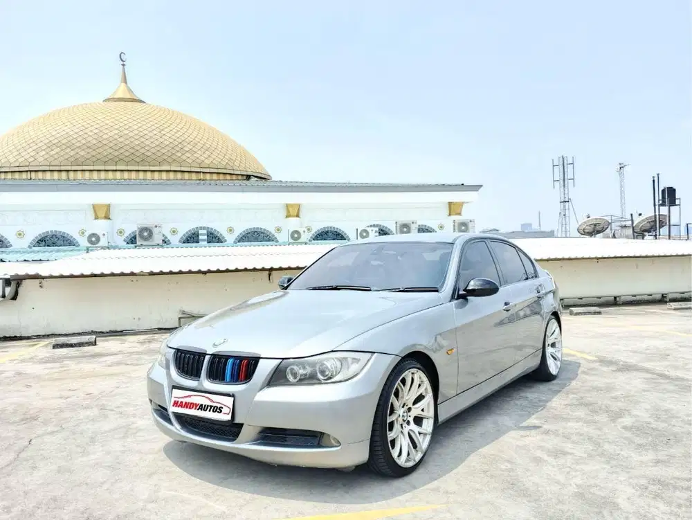 BMW 320i E90 Tahun 2006 Automatic Abu abu Metalik