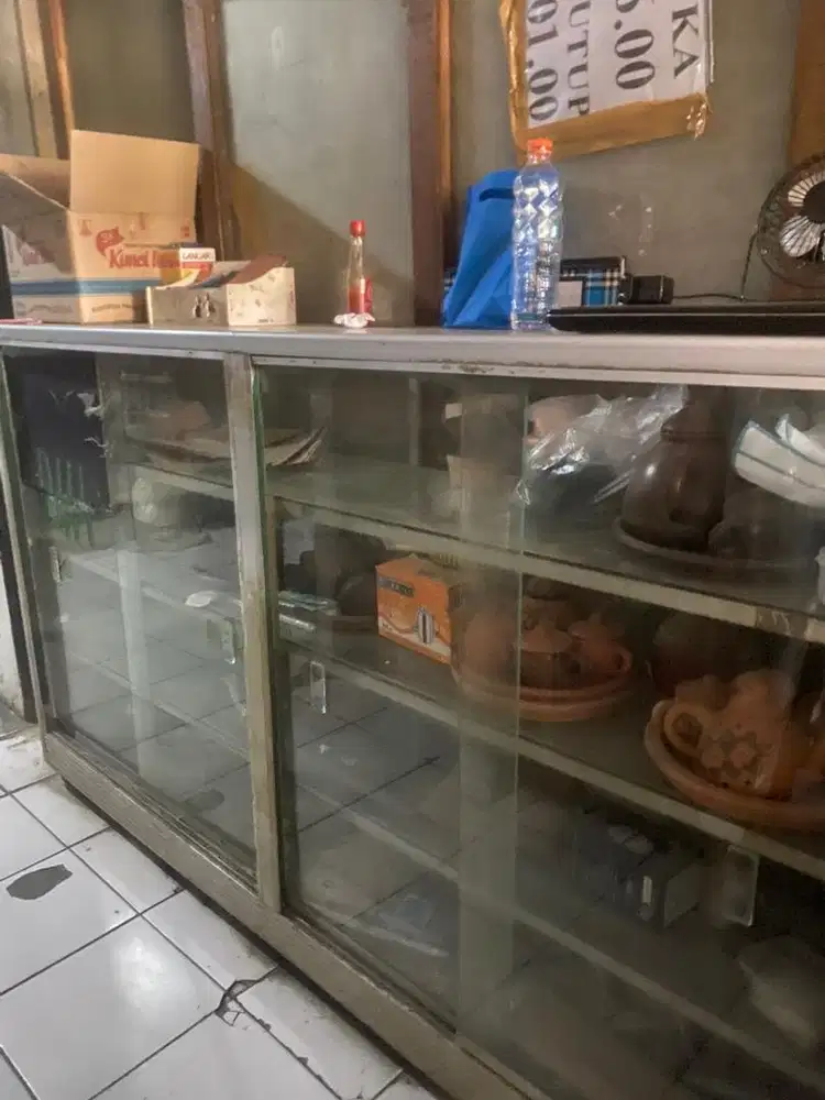 jual cepat etalase jualan/ penyimpanan barang