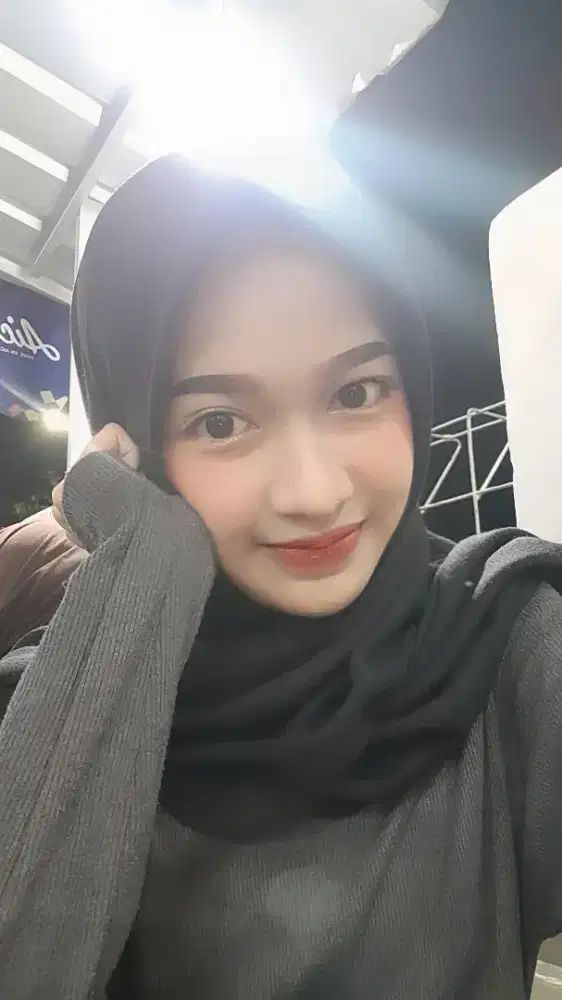 MENCARI PEKERJAAN Admin / Kasir / Penjaga Toko