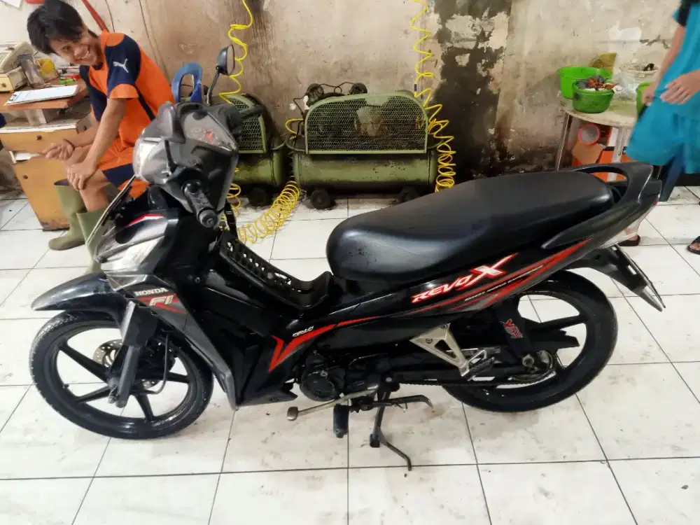 For sale Revo X 2018 Full Orisinil