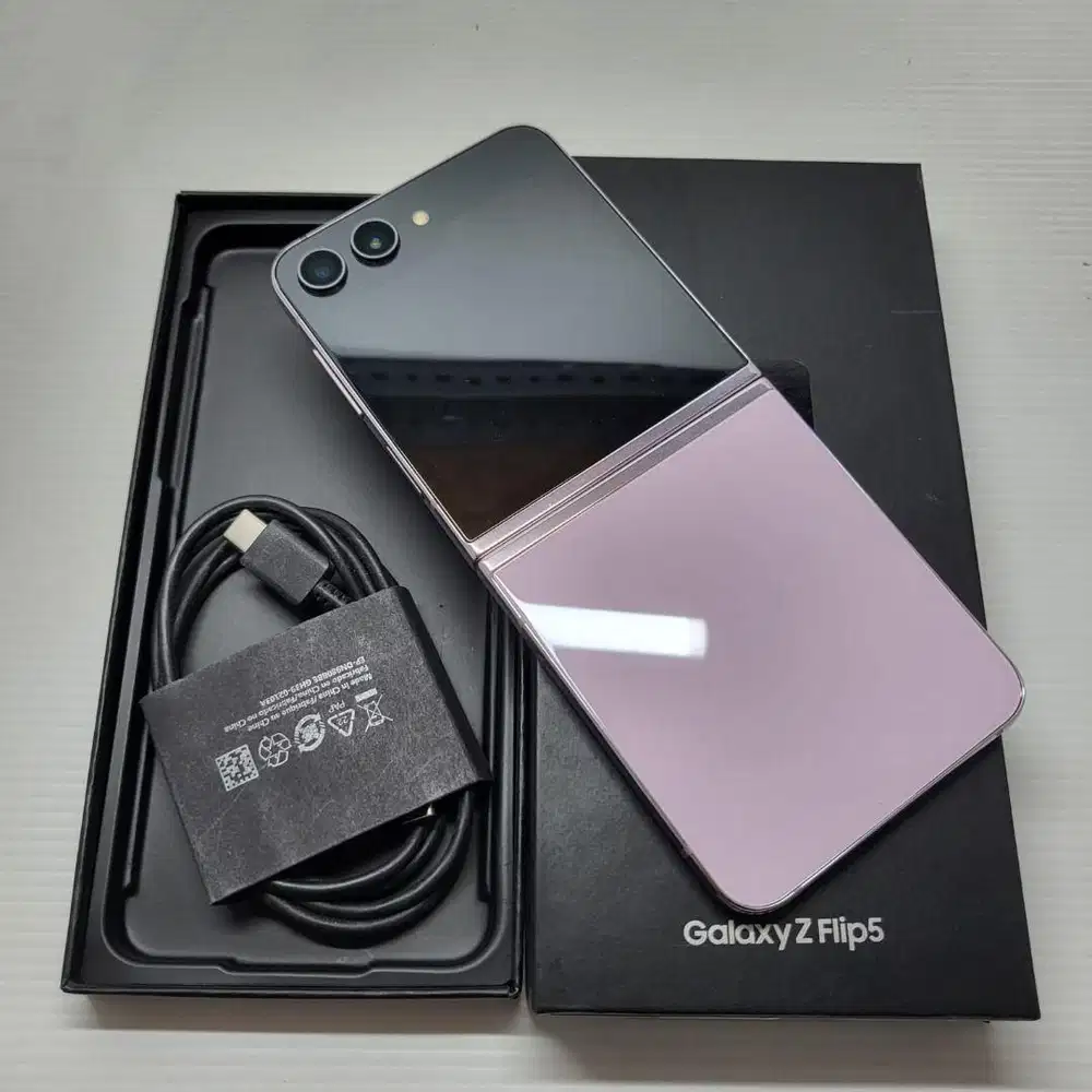 Samsung Z Flip 5 8/256 Lavender ex Pemakaian Cewe