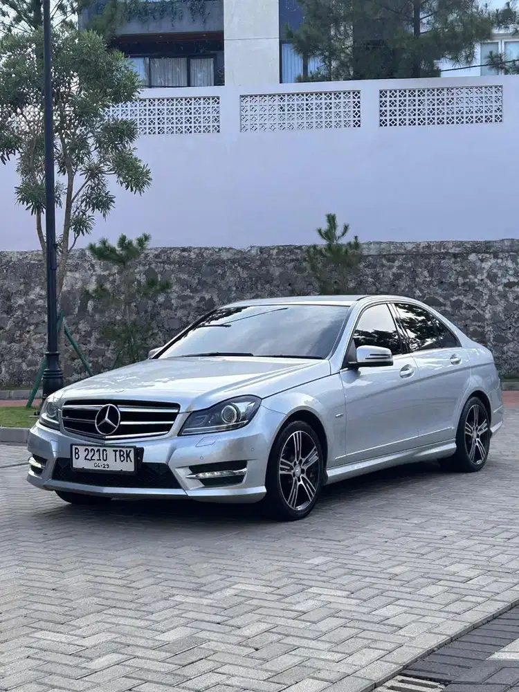 Termurah se Indonesia Mercedes Benz C200 C-Edition 2.0 AT 2014 Silver