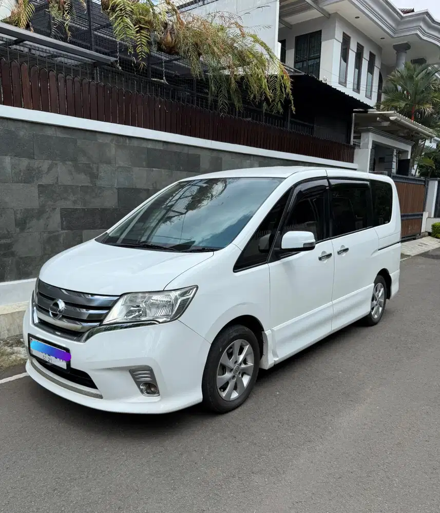 Nissan Serena 2013 Bensin