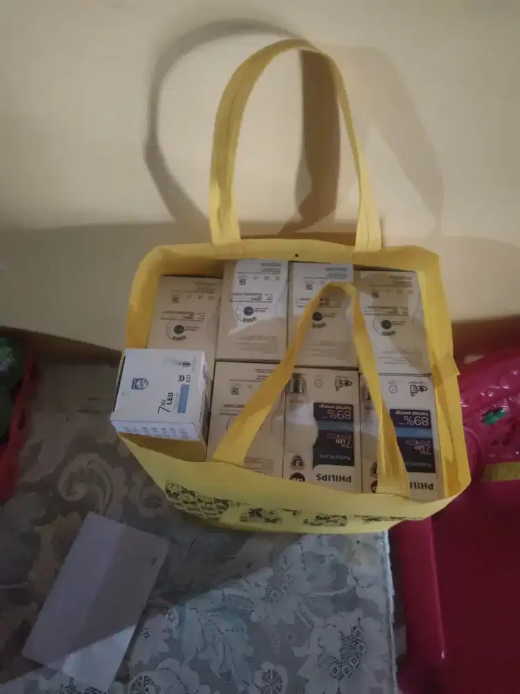 Lampu Philip 7 Watt dan 11 Watt