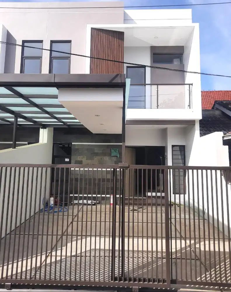 Dijual Cepat Rumah Minimalis 2 Lantai  di Margahayu Raya Dekat MIM