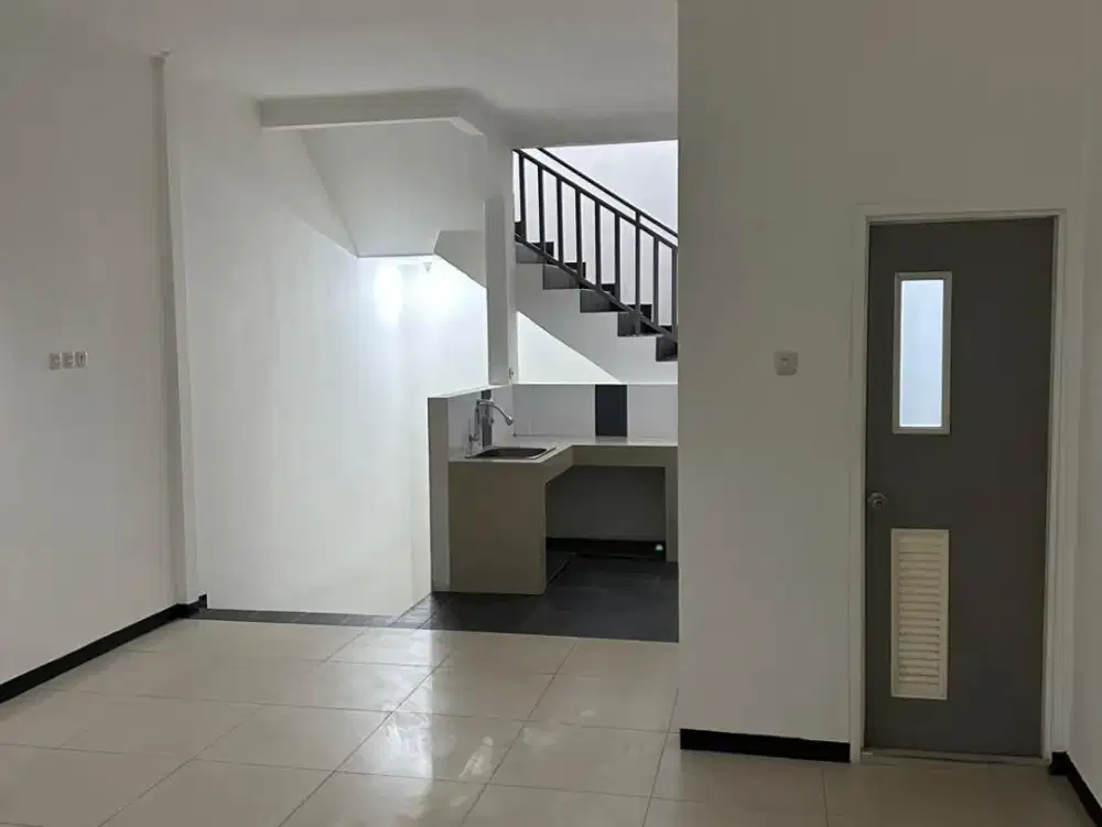 Dijual/Disewakan Ruko Strategis di Karapitan Bandung